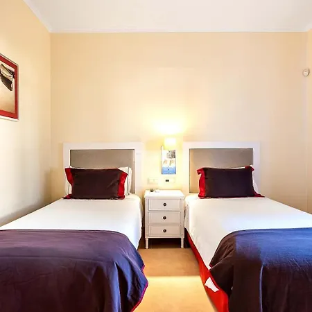 Luxury & Spacious 3 Bedroom With Pool, Victoria Residences, Apartman *