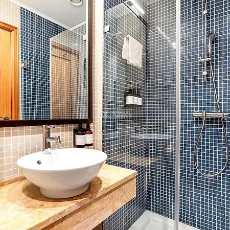 Luxury & Spacious 3 Bedroom With Pool, Victoria Residences, Apartman *